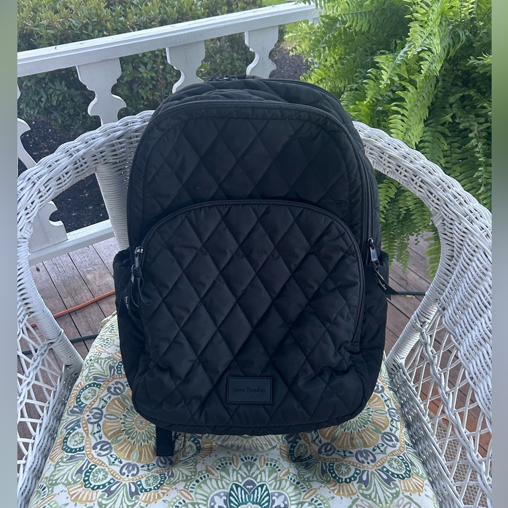 Outlet Essential Large Backpack